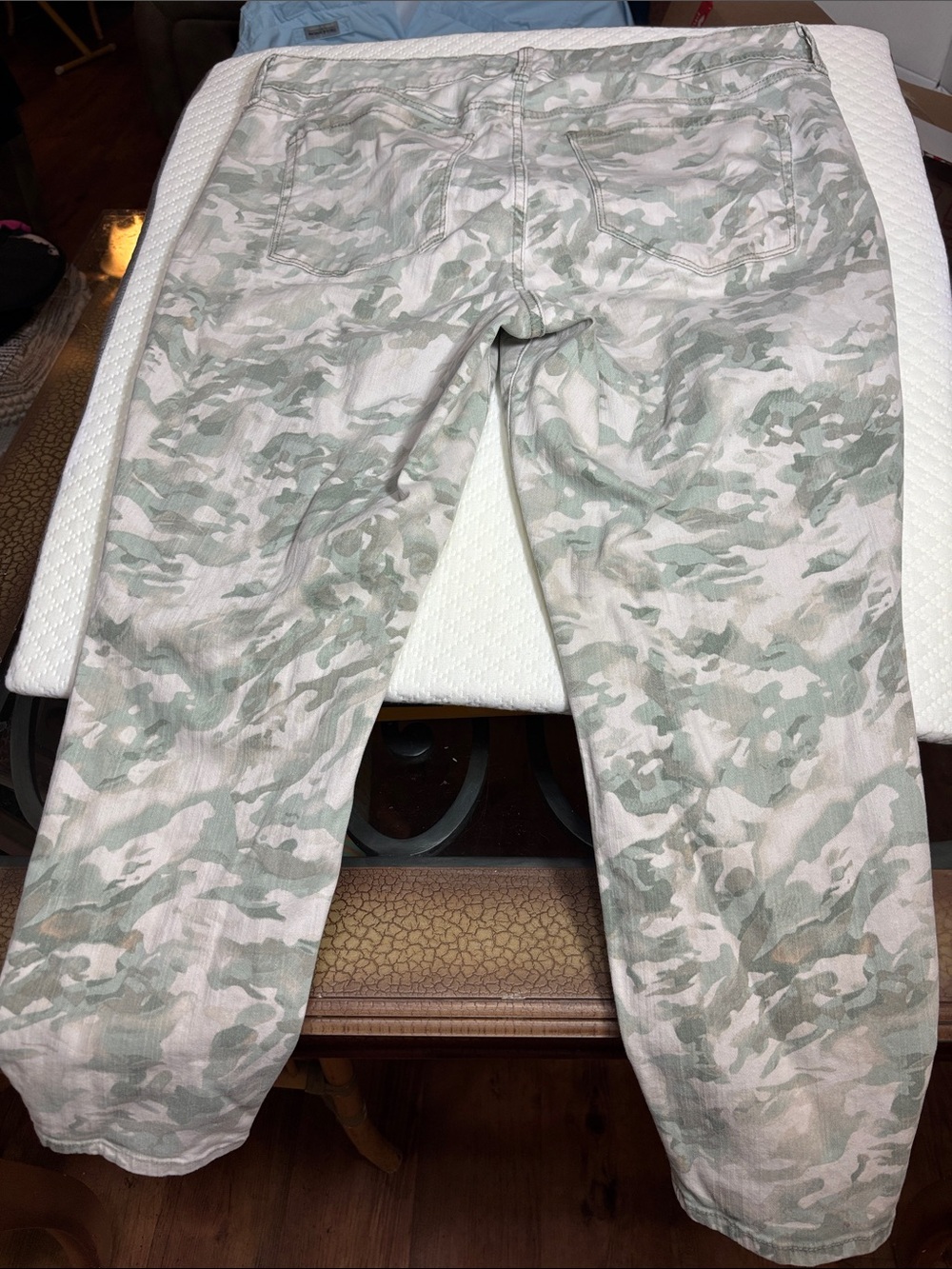 Code Bleu Light Green & Cream Camo Jeans - Picture 5 of 11